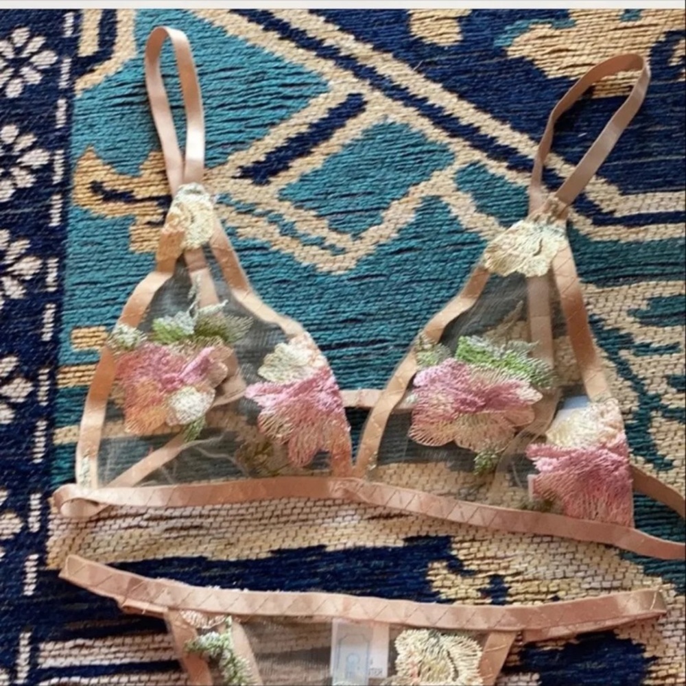 Nude M Floral Bra Thong Lingerie Set Sexy Bedtime Lounge Sleep Rose Appliqué - Picture 2 of 8